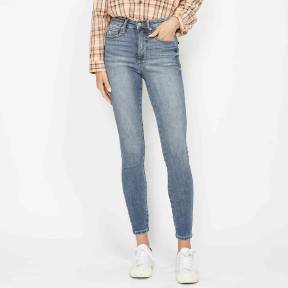 Judy Blue Light Blue High-Rise Skinny Jeans